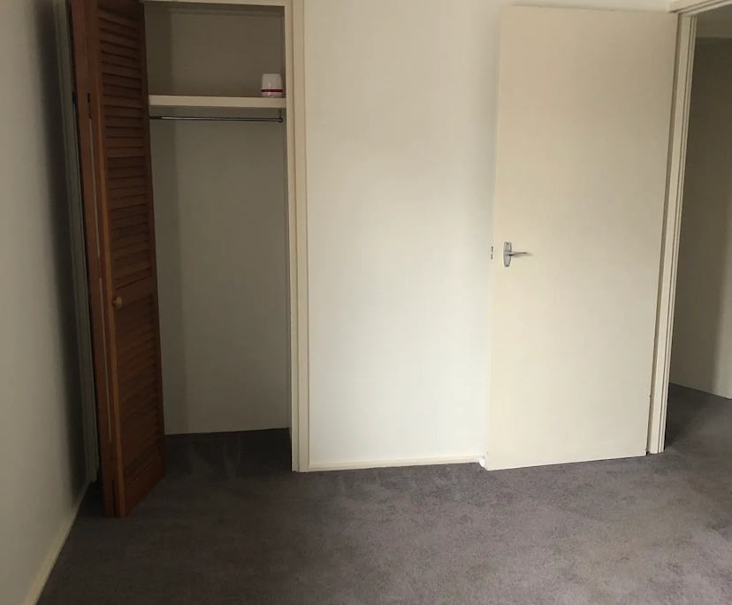Unfurnished room in a flatshare