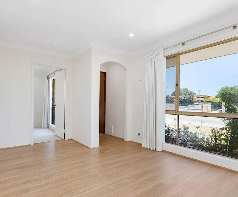 $900, Whole-property, 3 bathrooms, Padbury WA 6025