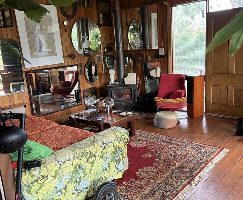 Room in a share house