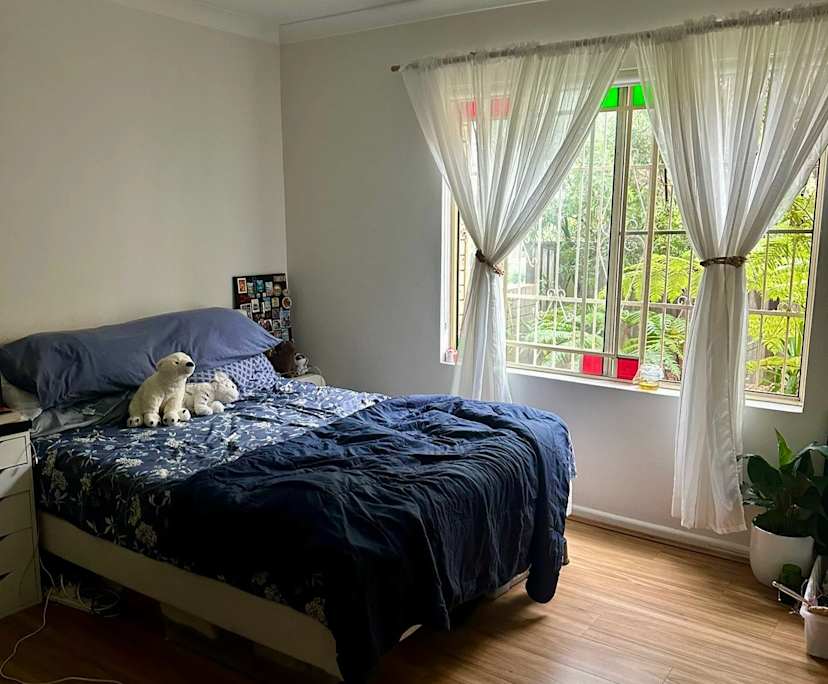 Unfurnished room with ensuite in a flatshare