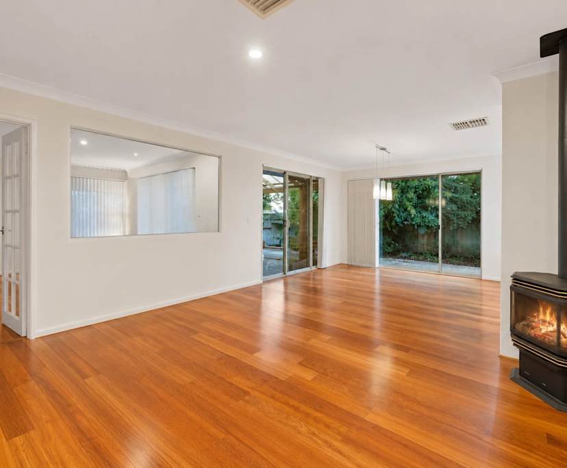 Whole property with 4 rooms for rent