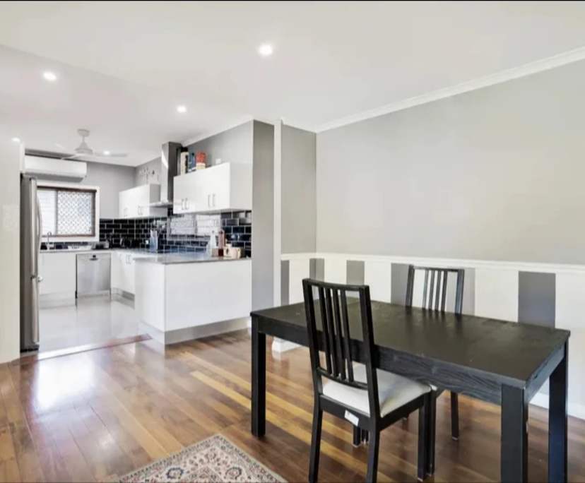 $370, Share-house, 3 bathrooms, Westcourt QLD 4870