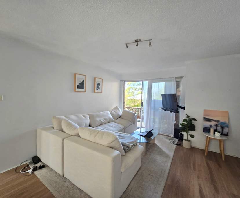 Unfurnished room in a flatshare