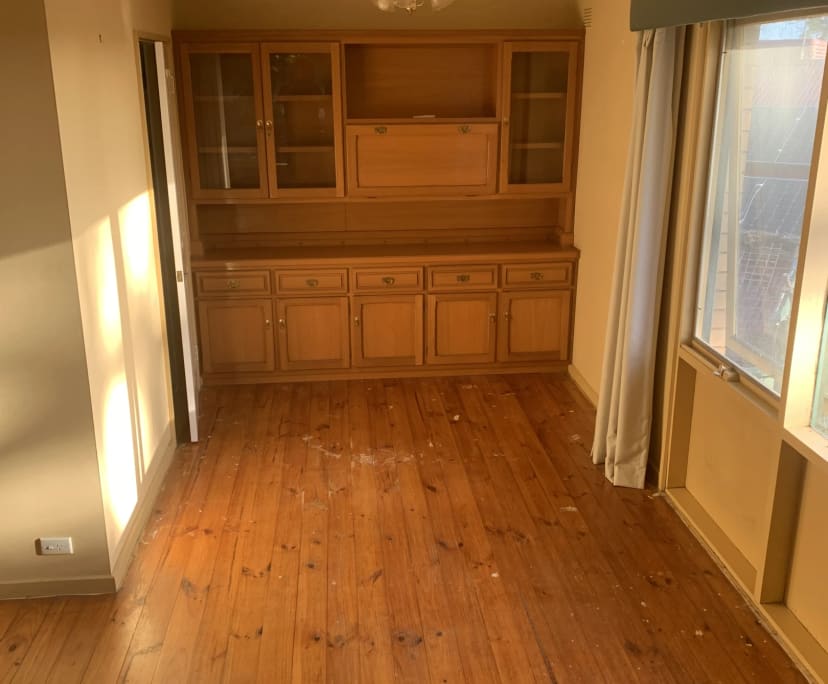 Room in a share house