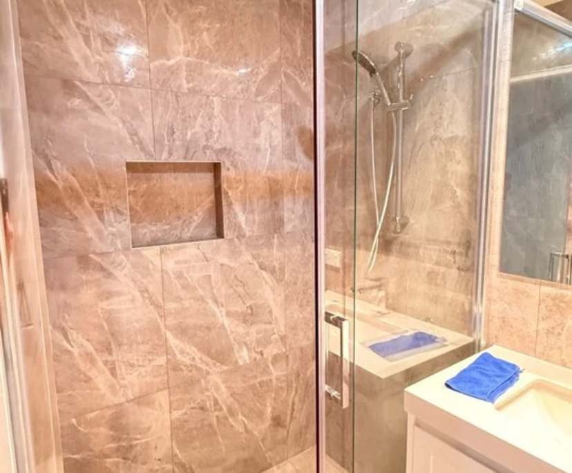 Furnished room with own bathroom