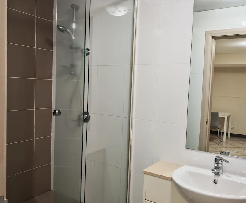 $450, Flatshare, 2 bathrooms, Rodd Point NSW 2046