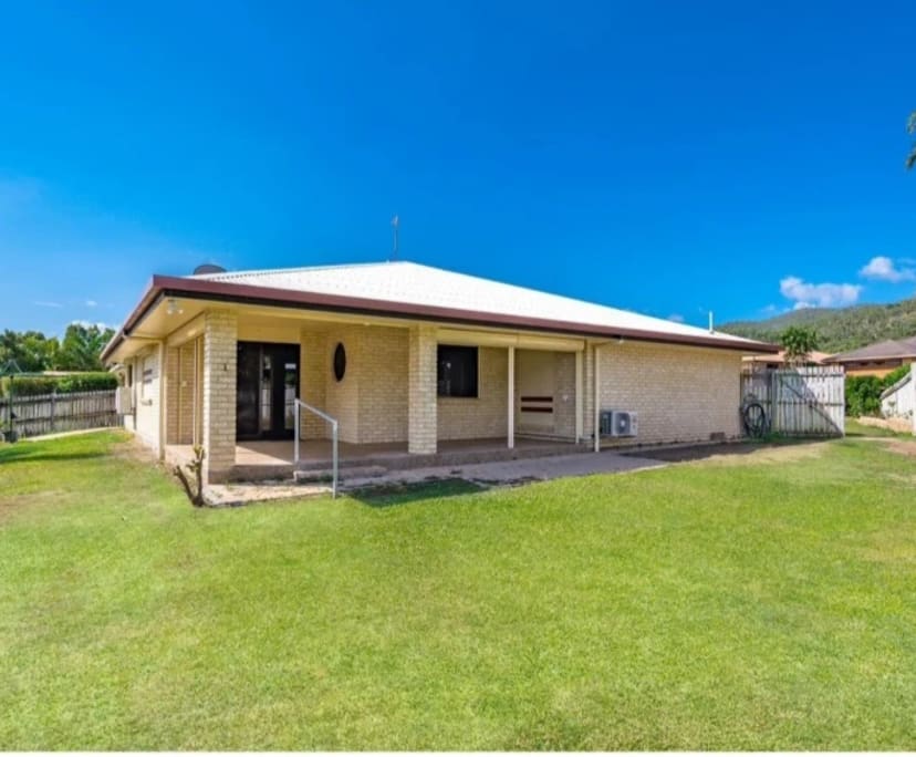 $300, Share-house, 4 bathrooms, Norman Gardens QLD 4701