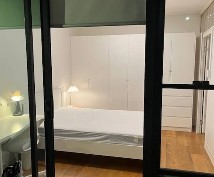 Furnished room in a flatshare