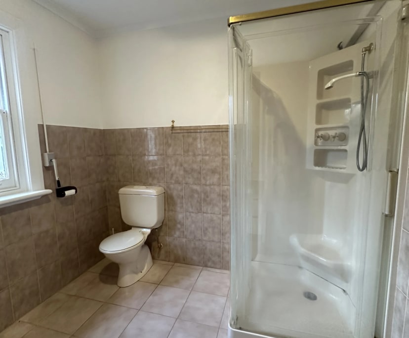 Room for Rent in Elwood, Melbourne 200, Furnished...