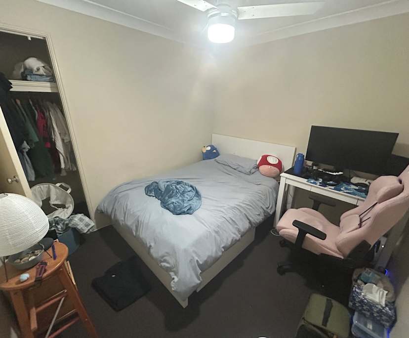 Furnished room with ensuite in a flatshare
