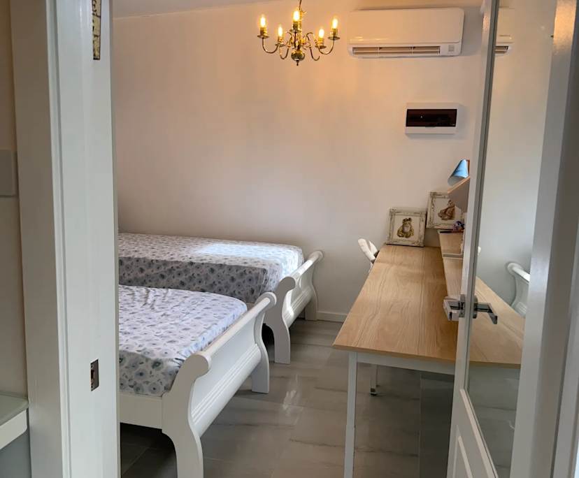 Room in a share house