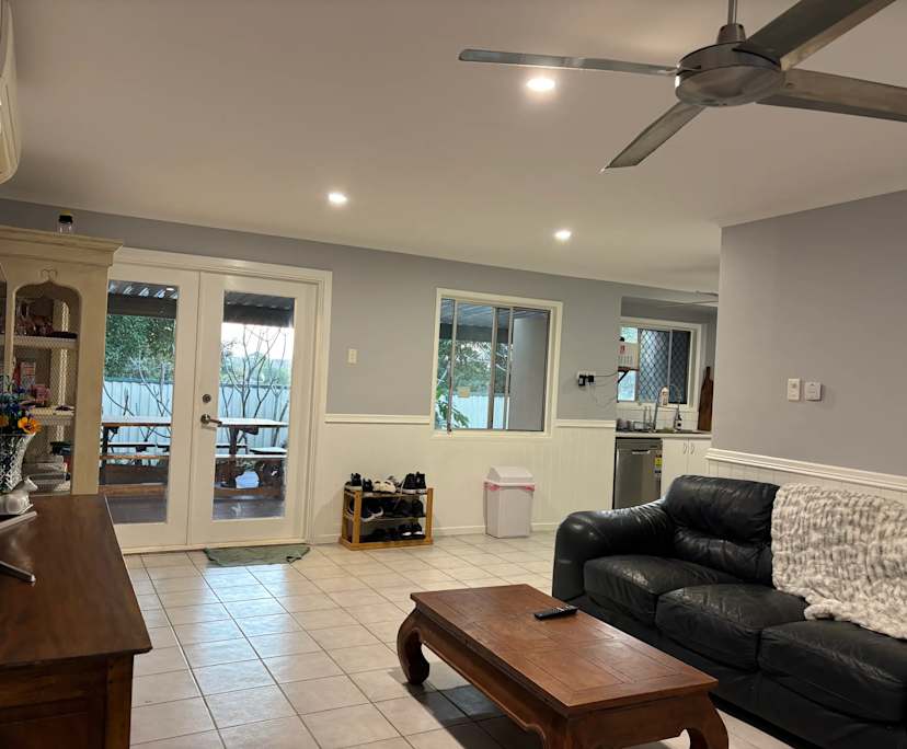 Room in a share house