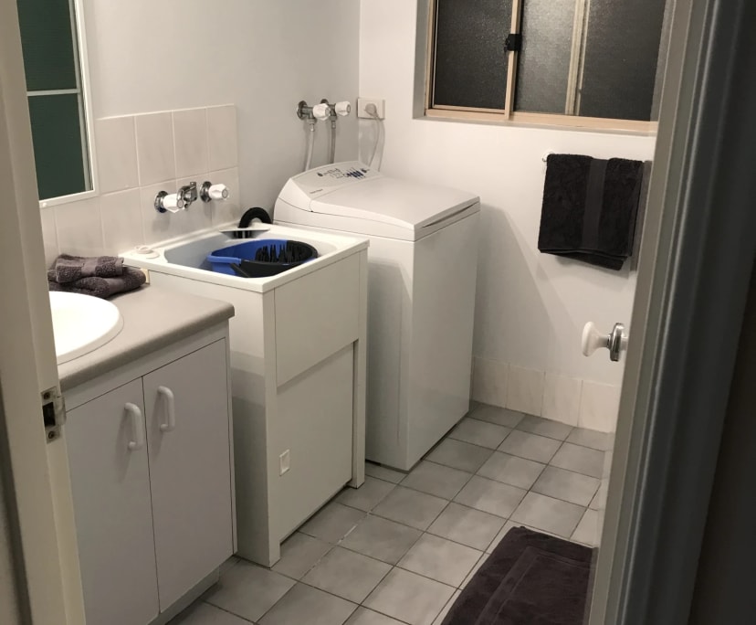 $200, Flatshare, 2 bathrooms, Annerley QLD 4103