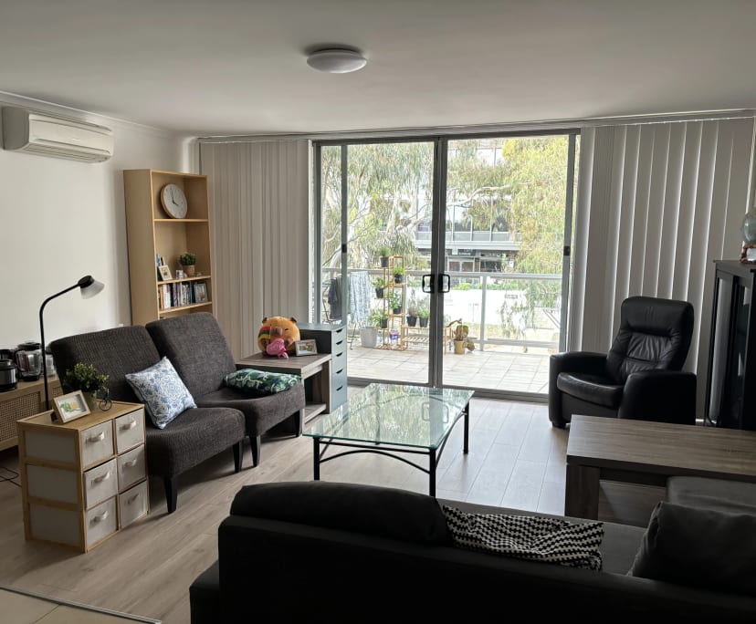 Furnished room with ensuite in a flatshare