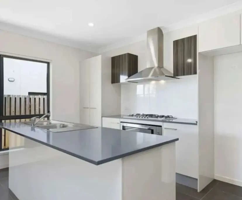 Room in a share house