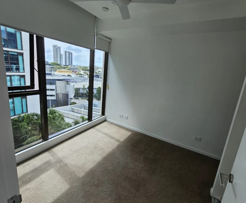 $500, Flatshare, 2 bathrooms, Newstead QLD 4006