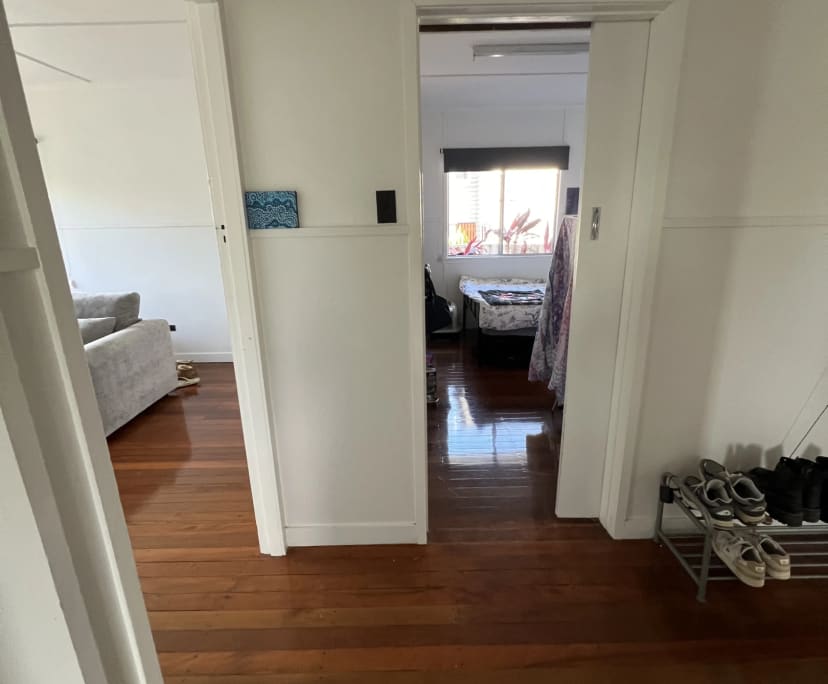 Room in a share house