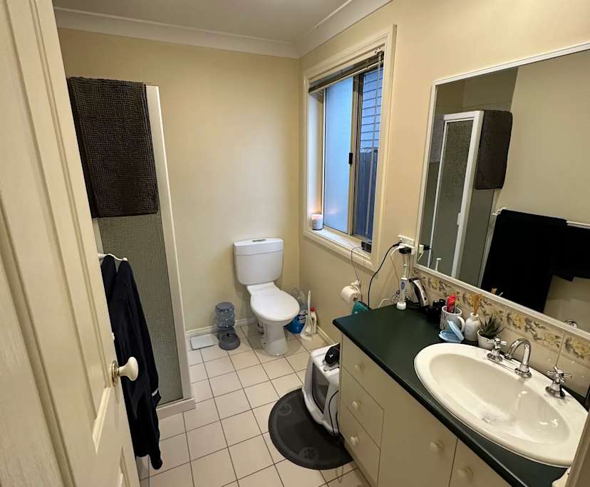 $325, Share-house, 3 bathrooms, Newport VIC 3015
