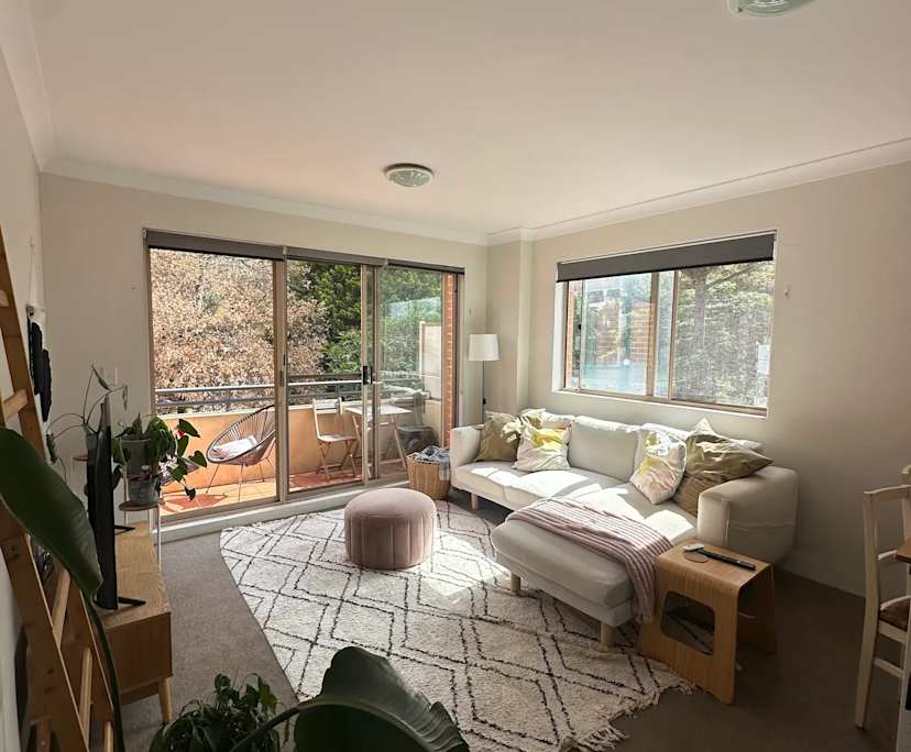 Furnished room in a flatshare