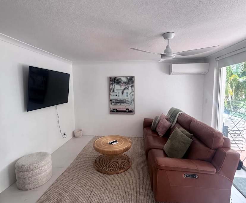 Furnished room in a flatshare