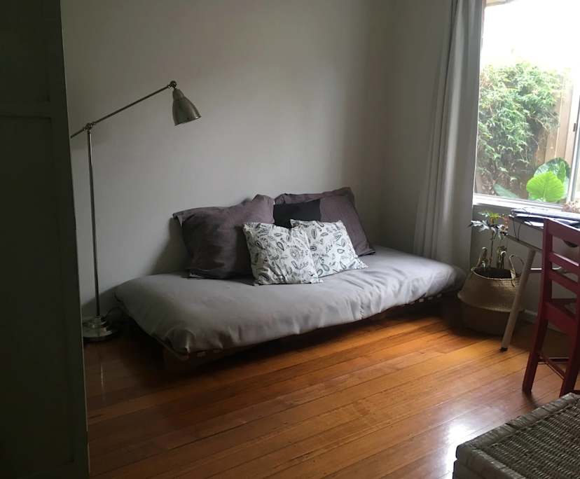 Room in a share house