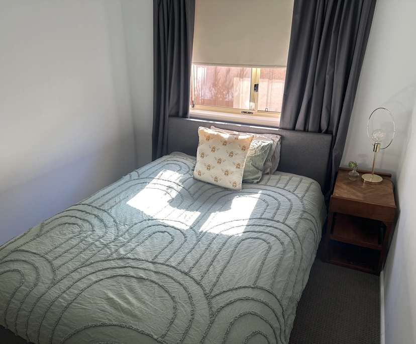 Room in a share house