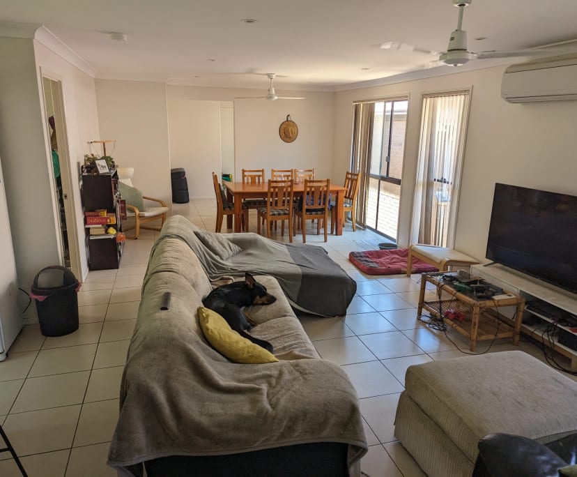 Room for Rent in Chapel Hill, Brisbane 258, Unfur...