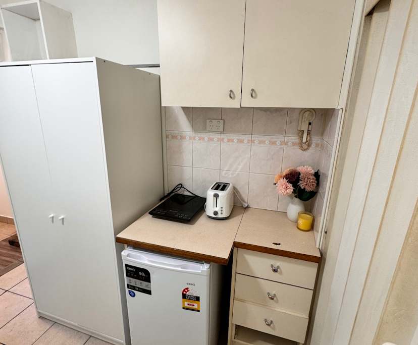 $380, Studio, 1 bathroom, Enmore NSW 2042