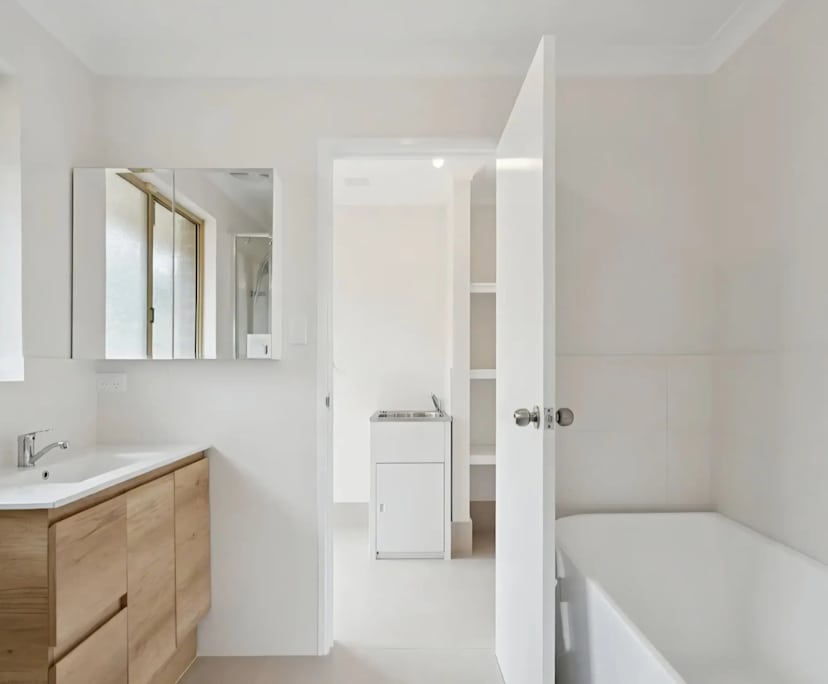 $750, Whole-property, 3 bathrooms, Beckenham WA 6107