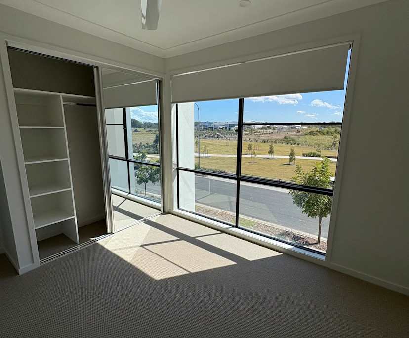 $320, Share-house, 3 bathrooms, Redland Bay QLD 4165