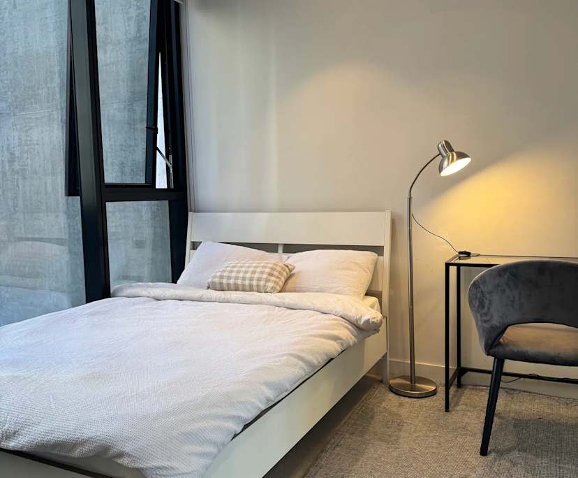 Furnished room in a flatshare