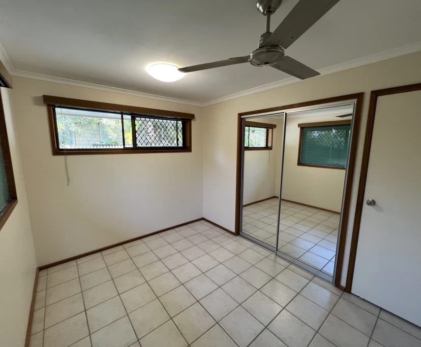 Room for Rent in Whitfield, Cairns 250, Furnished...
