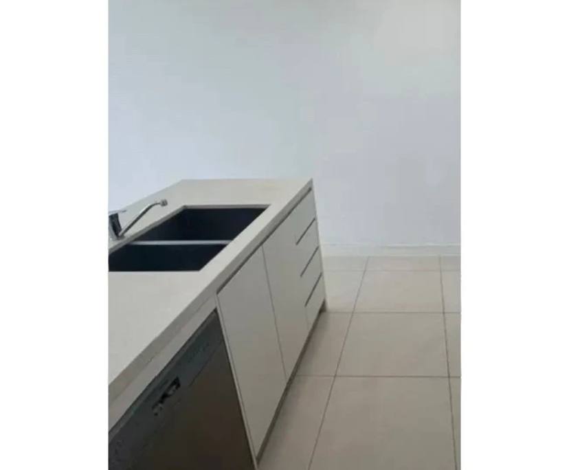 Furnished room with ensuite in a flatshare