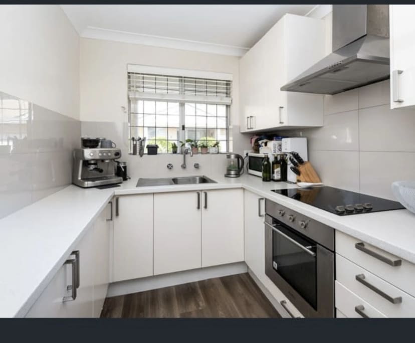 Furnished room in a flatshare