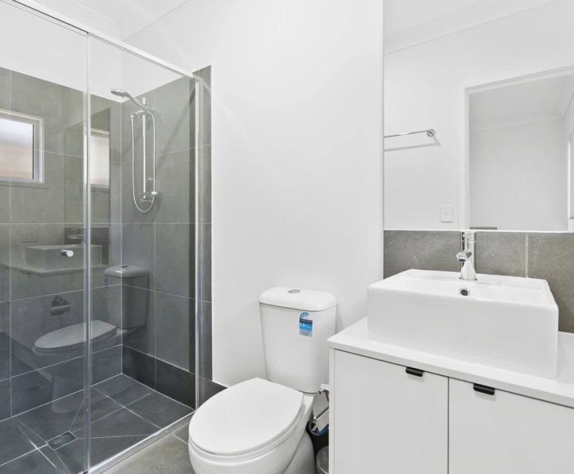 $315, Share-house, 3 bathrooms, Holmview QLD 4207