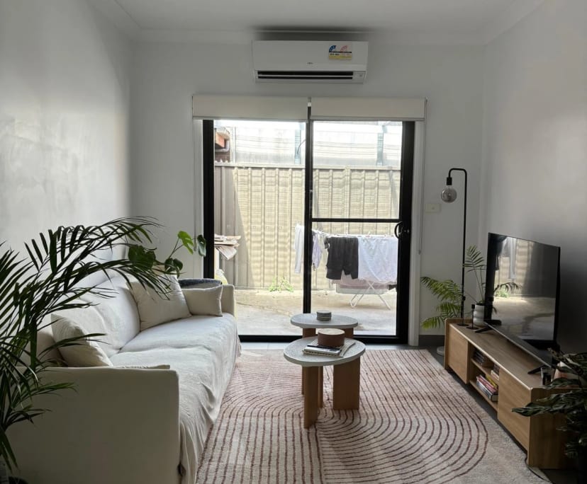Furnished room in a flatshare
