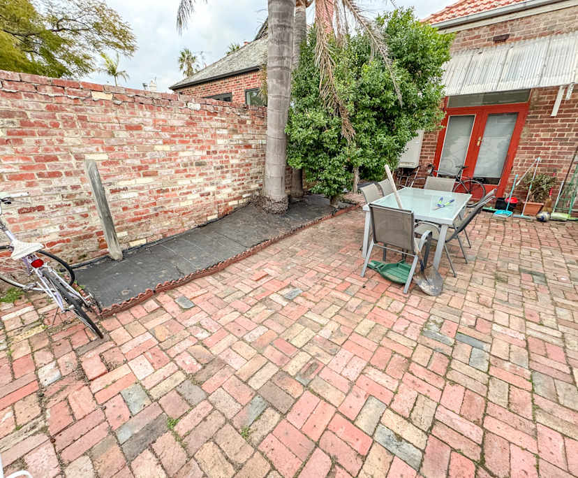 $350, Share-house, 6 bathrooms, St Kilda VIC 3182