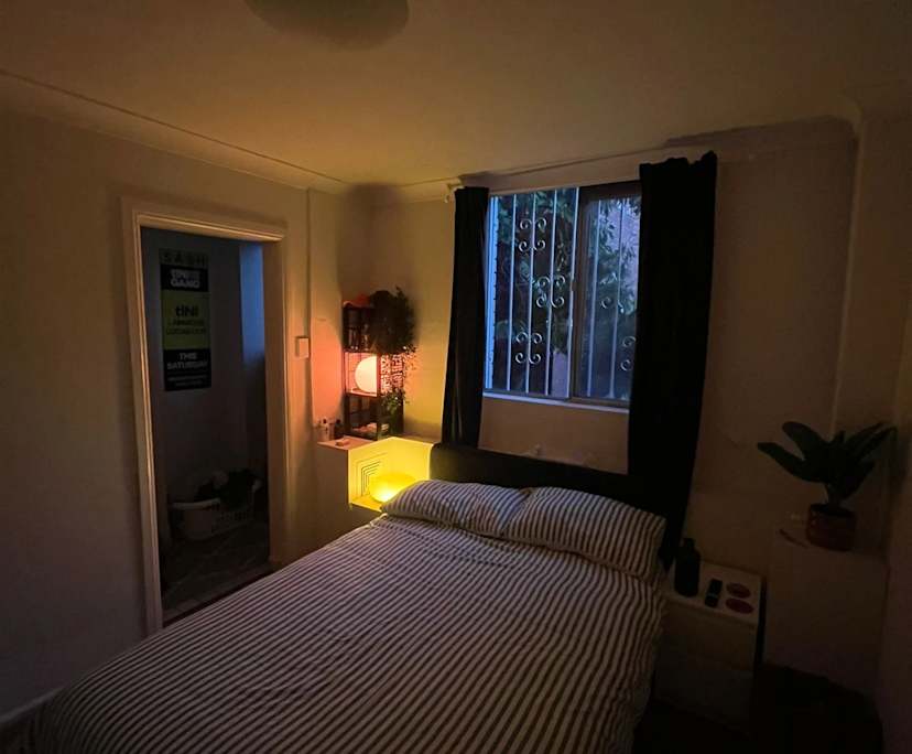 Furnished room in a flatshare