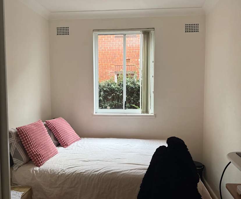 Furnished room in a flatshare