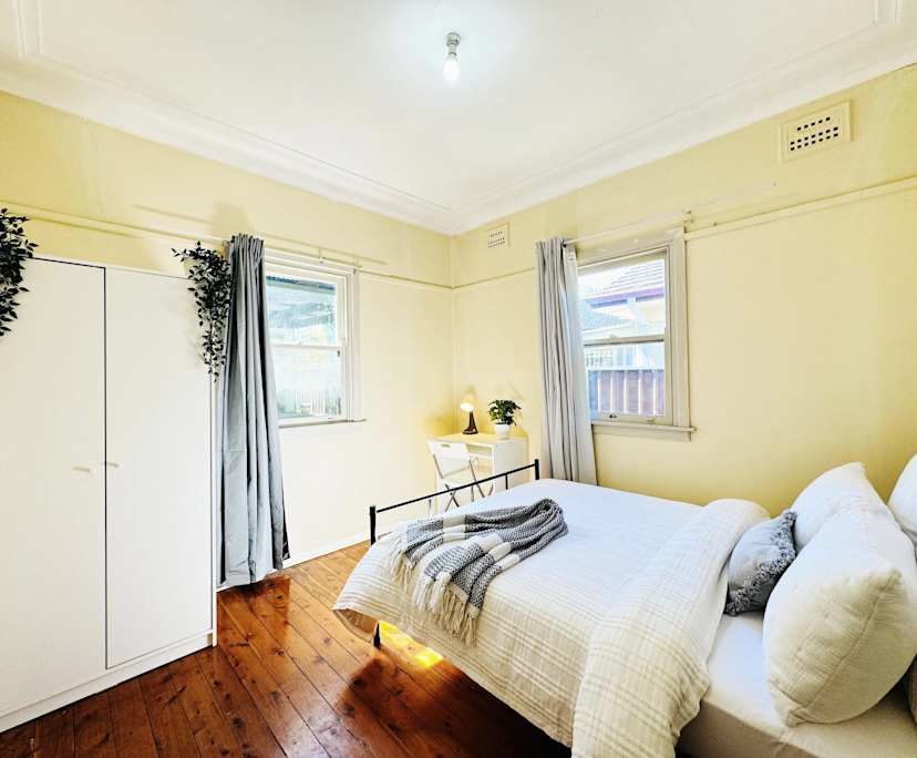 Furnished room in a share house