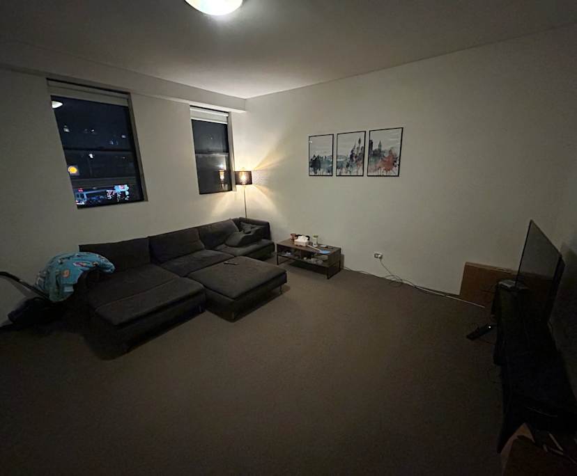 Unfurnished room in a flatshare