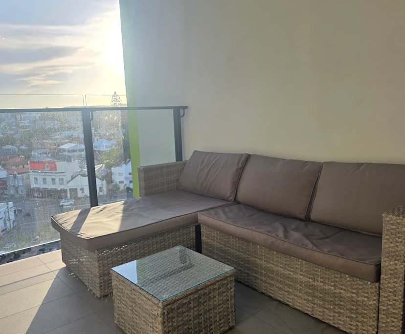 Furnished room with ensuite in a flatshare