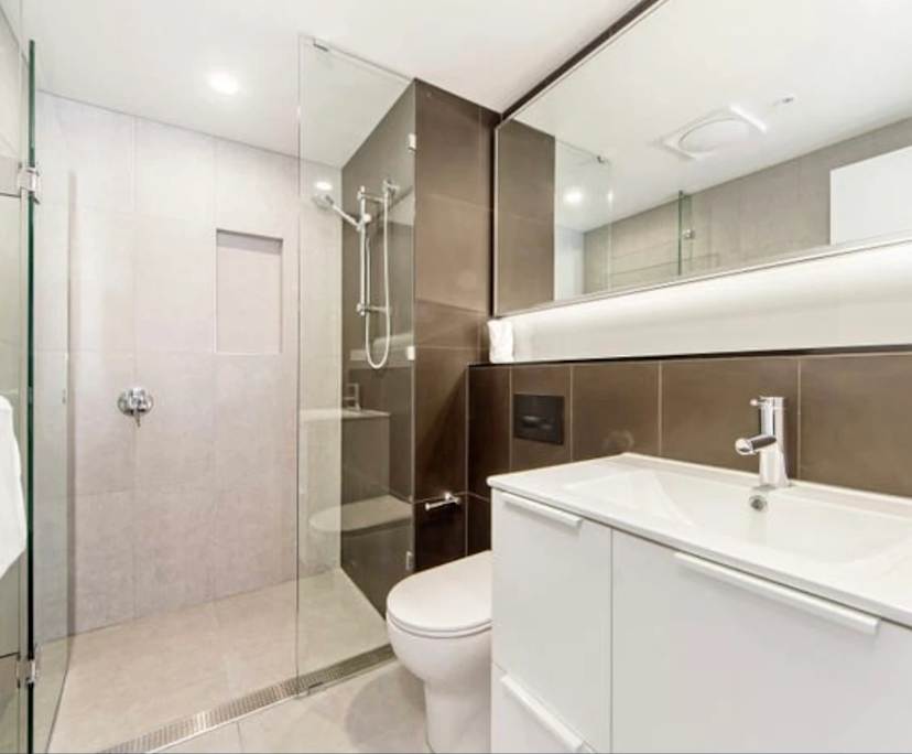 Unfurnished room with own bathroom