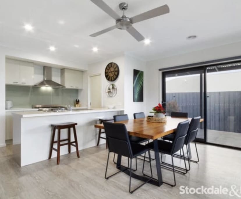 Room in a share house