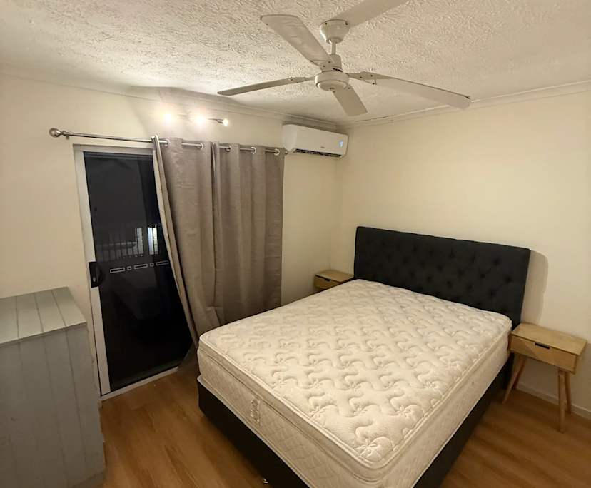 $400, Share-house, 5 bathrooms, Mermaid Waters QLD 4218