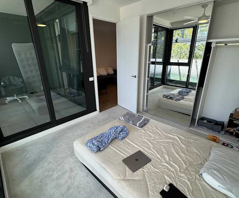 $809, Whole-property, 2 bathrooms, West Melbourne VIC 3003