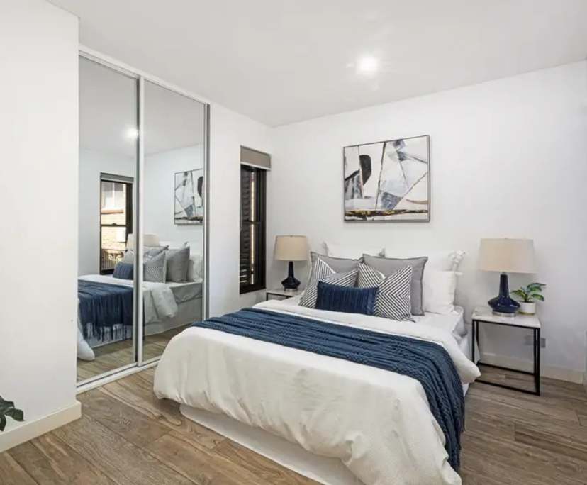 Unfurnished room with own bathroom