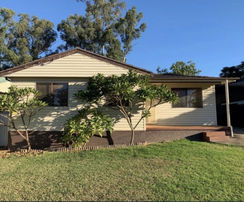 Room for Rent in Cambridge Park, Sydney 200, Unfu...