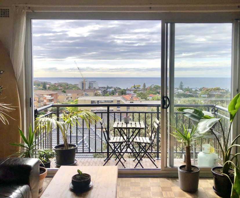 Furnished room in a flatshare