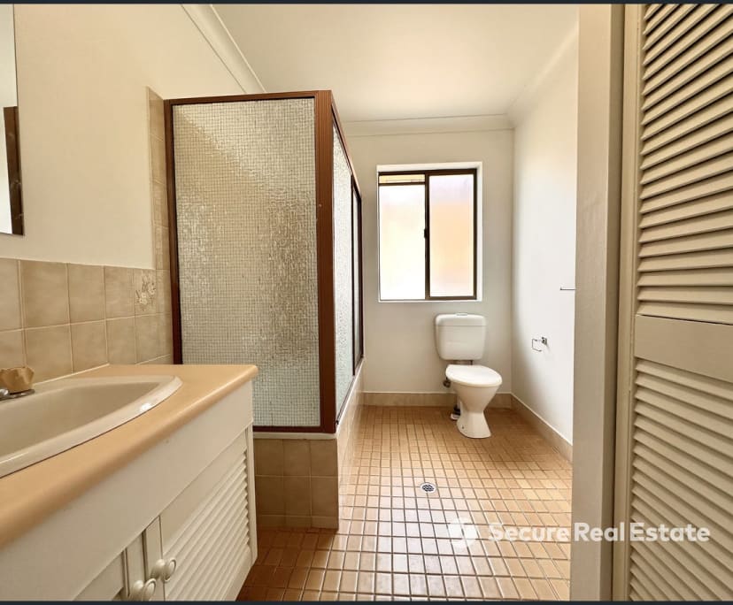 $320, Flatshare, 2 bathrooms, Indooroopilly QLD 4068